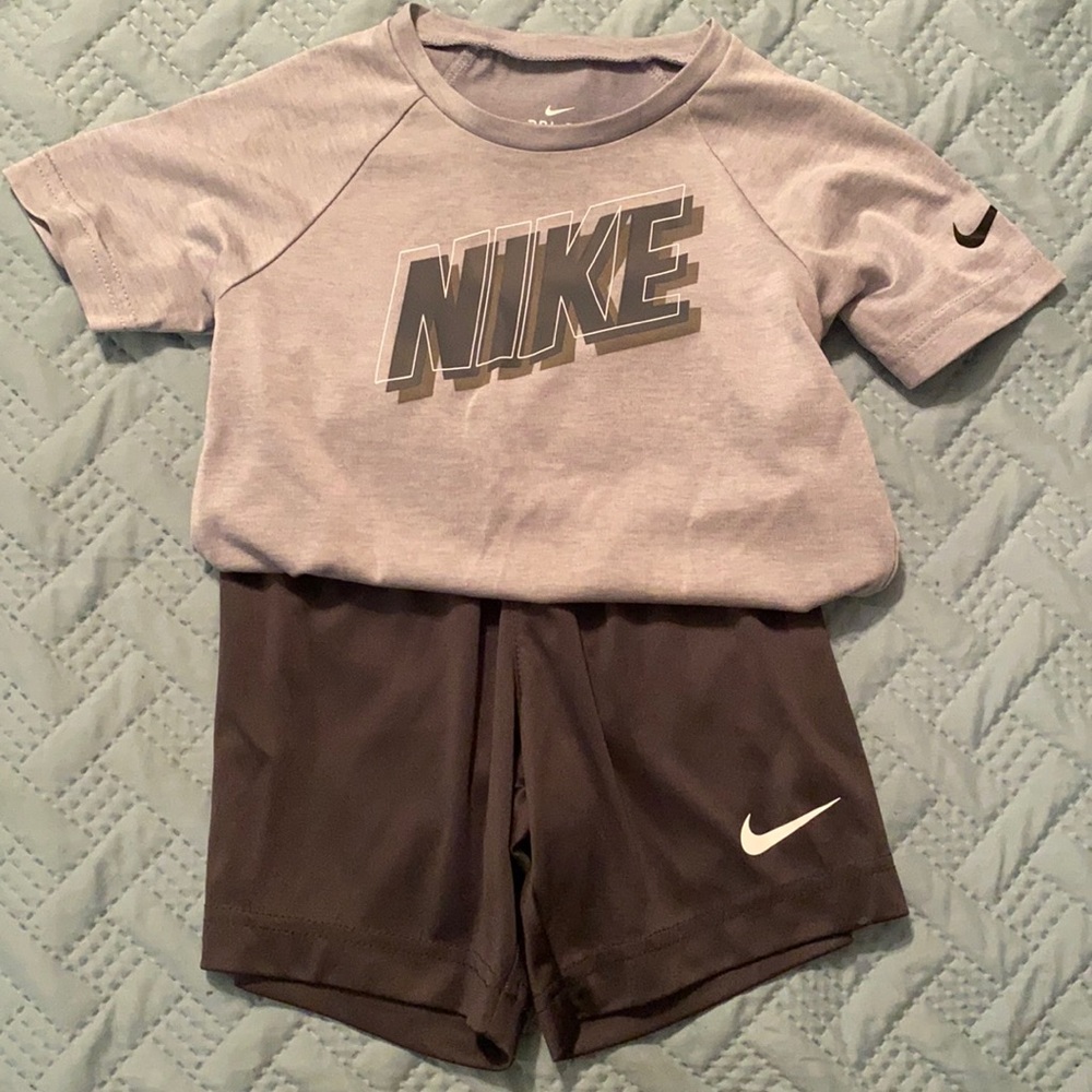 Nike dry fit set